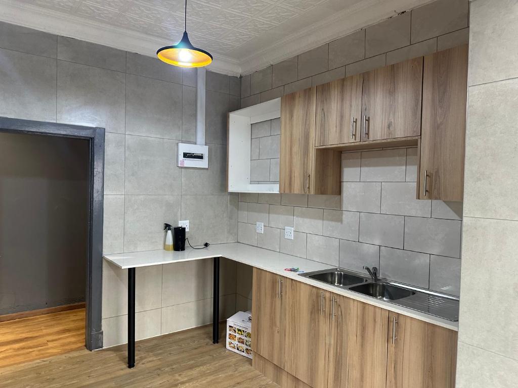 the curve apartment unit 29 photo 1