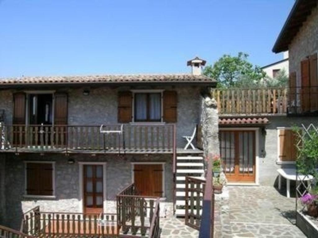 Wohnung Laura mit Seeblick und Garten