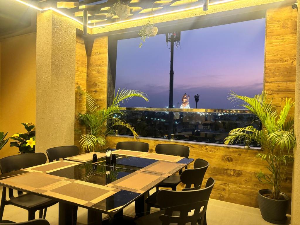 Maruti Group of Hotels - The Shivam photo 3