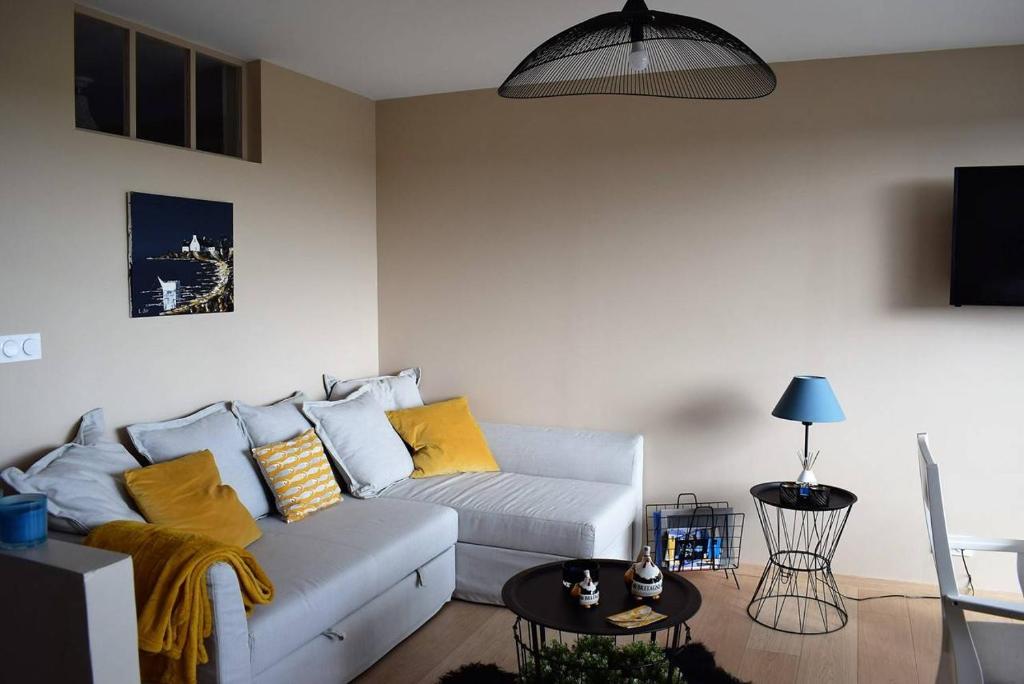 Appartement entièrement rénové avec SUPERBE VUE sur la Baie Sainte-Anne à TREGASTEL - Ref 96 photo 3