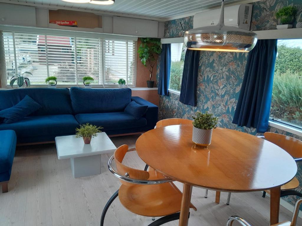 Stacaravan 426 met airco vakantiepark de Tien Heugten Schoonloo Drenthe photo 1