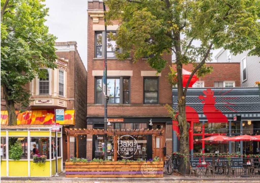The Roscoe Village Guesthouse image