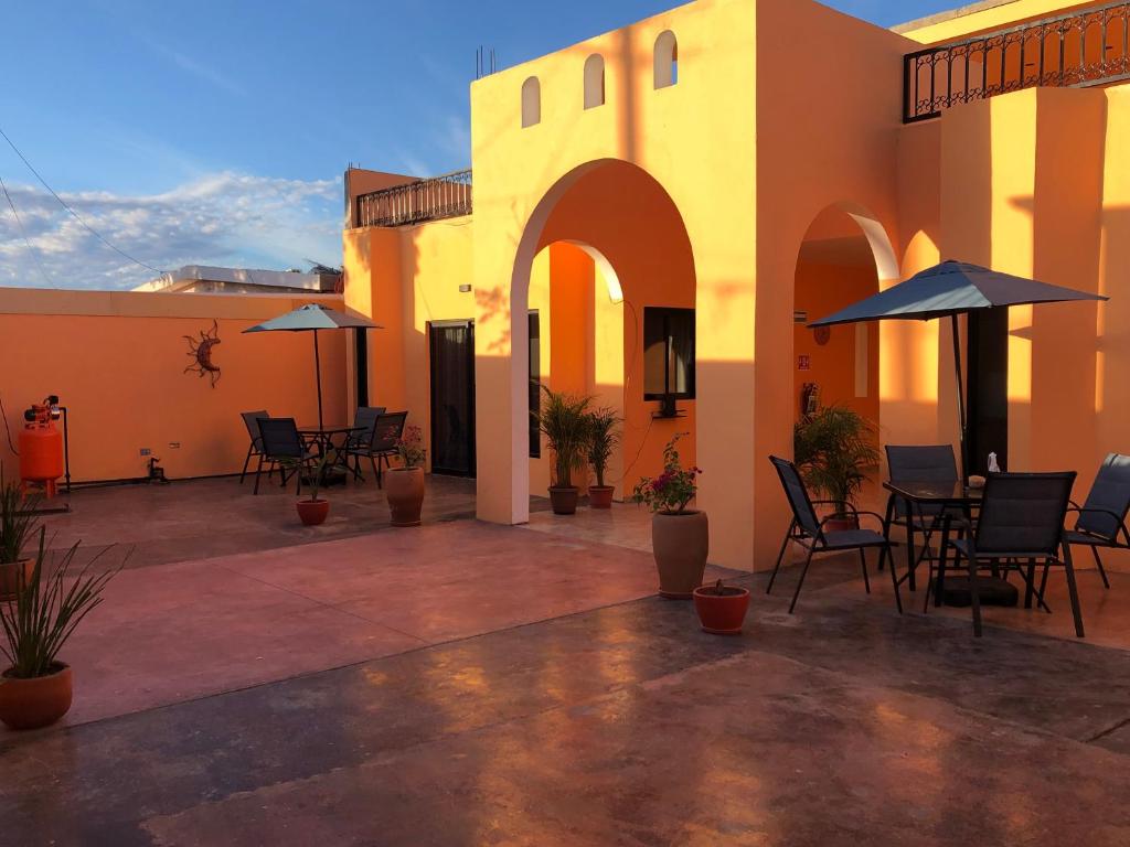 Tres Iguanas Apart Hotel - New, cozy & spacious flats, short walk to beach photo 1