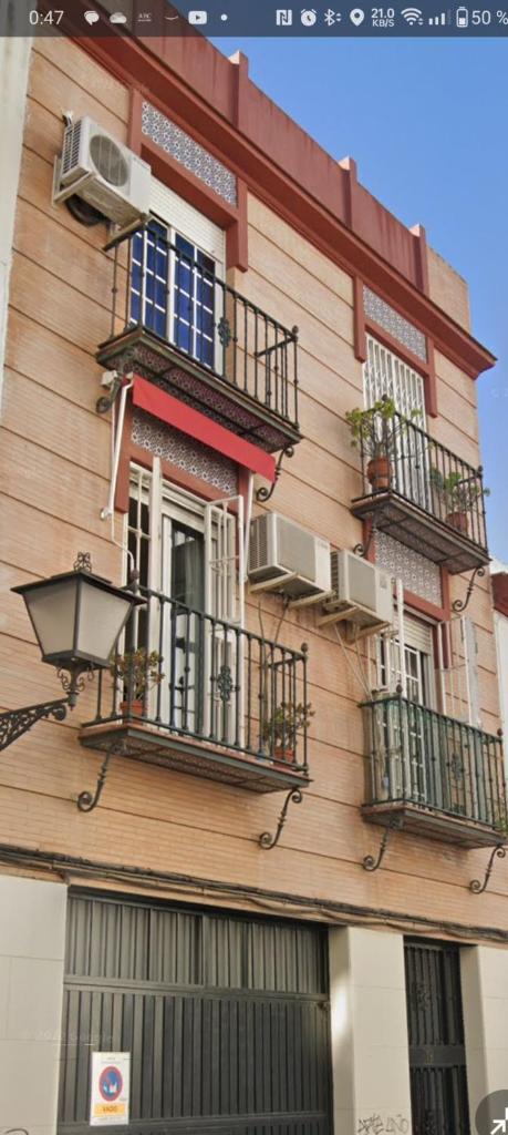 Luminoso Apartamento Exterior con Balcon y Patio en Centro Historico Feria-Alameda