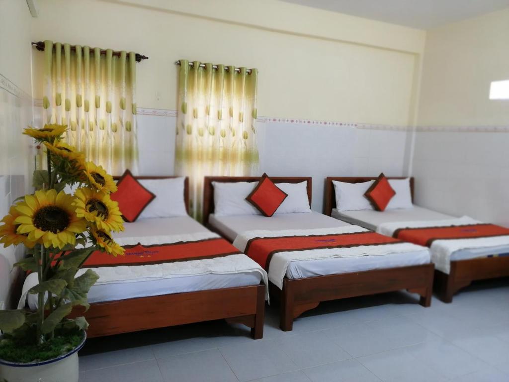 Phượng Trung Hotel