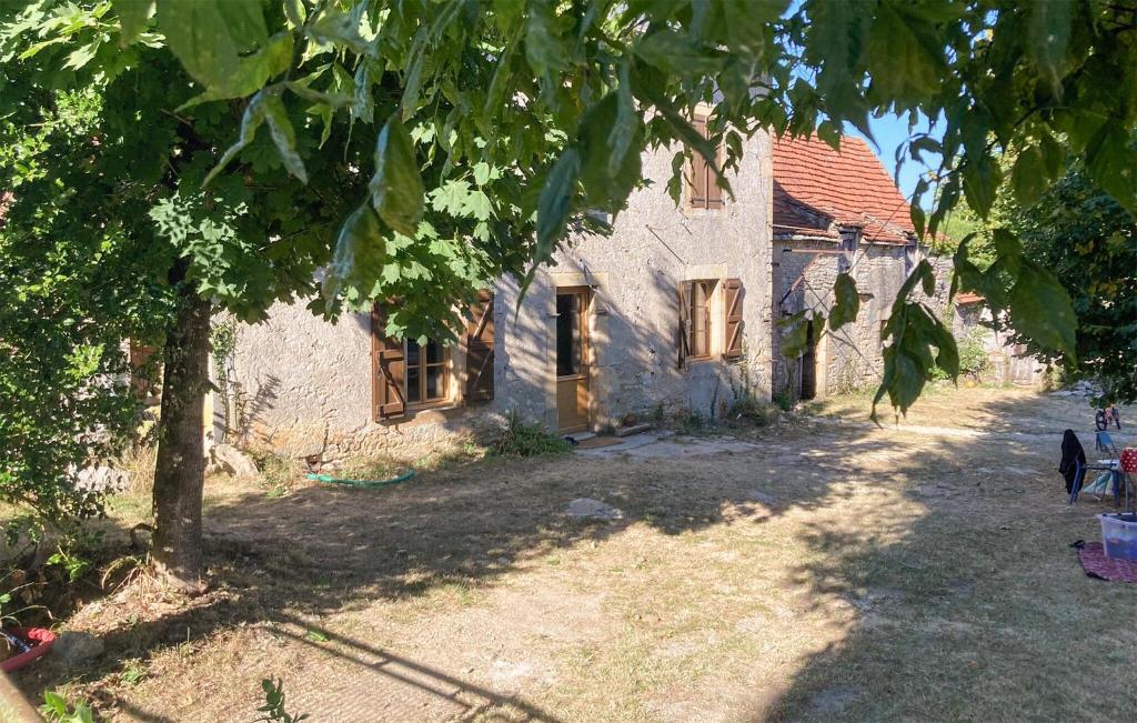 2 Bedroom Cozy Home In Saint-projet-saillagol