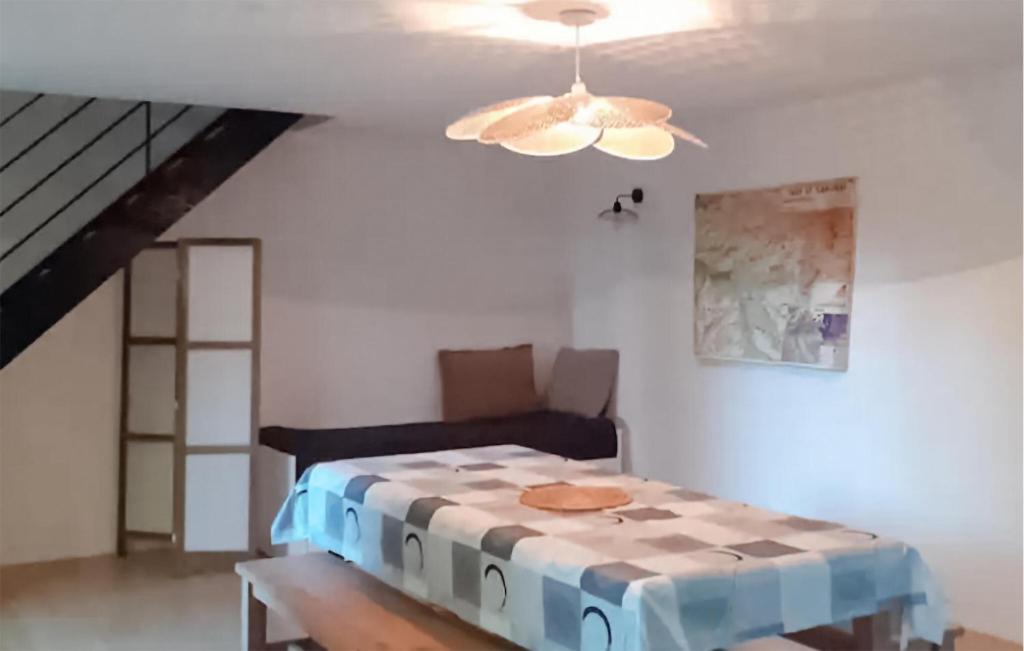 2 Bedroom Cozy Home In Saint-projet-saillagol photo 3