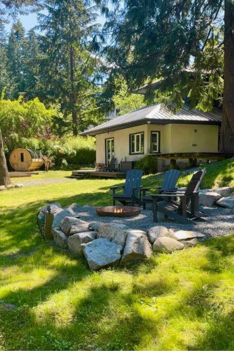 Sauna + Spa @ Boho House on Bowen Island photo 3