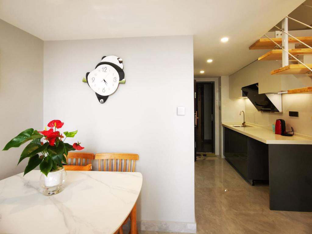 Panda ZuoKe Besucher Apartment 熊猫坐客民宿 photo 2