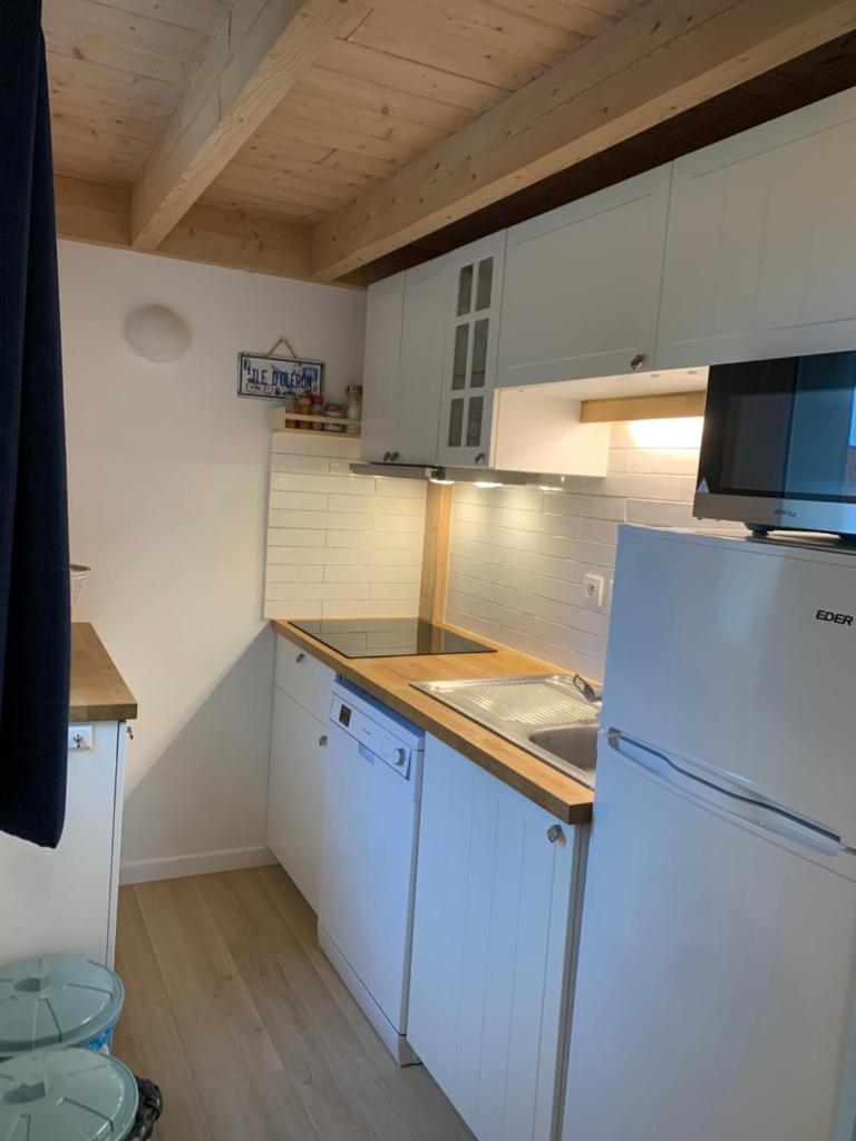 Maisonnette avec piscine intérieure chauffée, à 400 m de la plage et ménage de fin séjour compris H5 photo 4