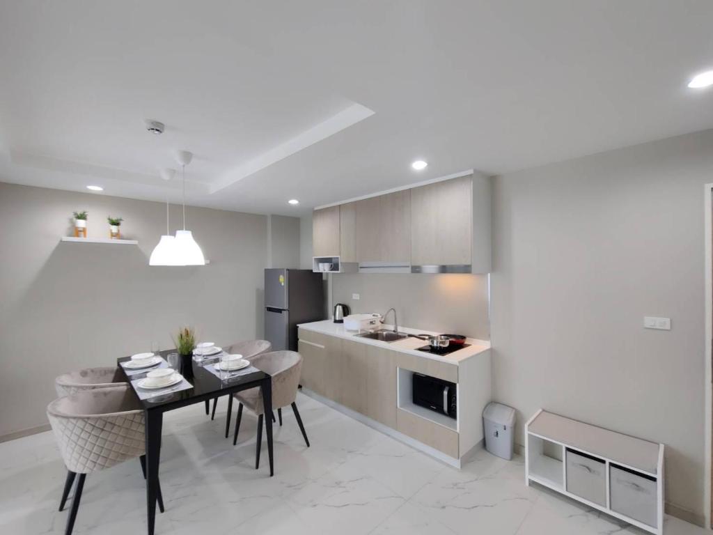 Ayuttaya,2bedroom,central,condo photo 1