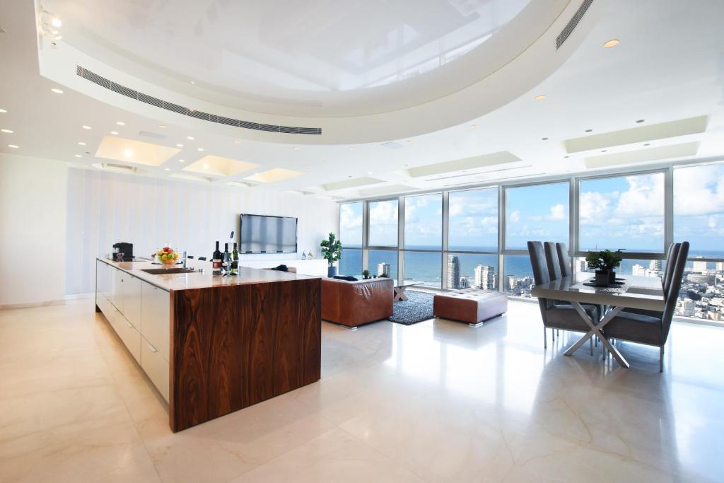 BreezHouse S T 32 Penthouse photo 1