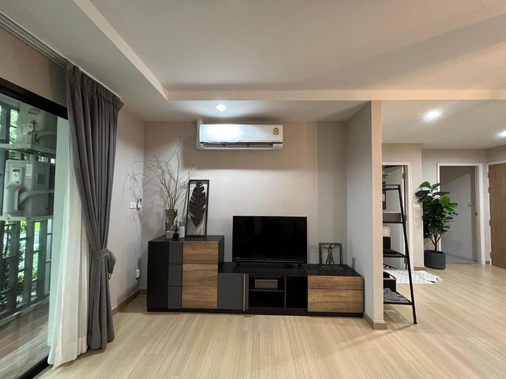 1Bedroom,ayuttya,swimming pool,Garden Access photo 3