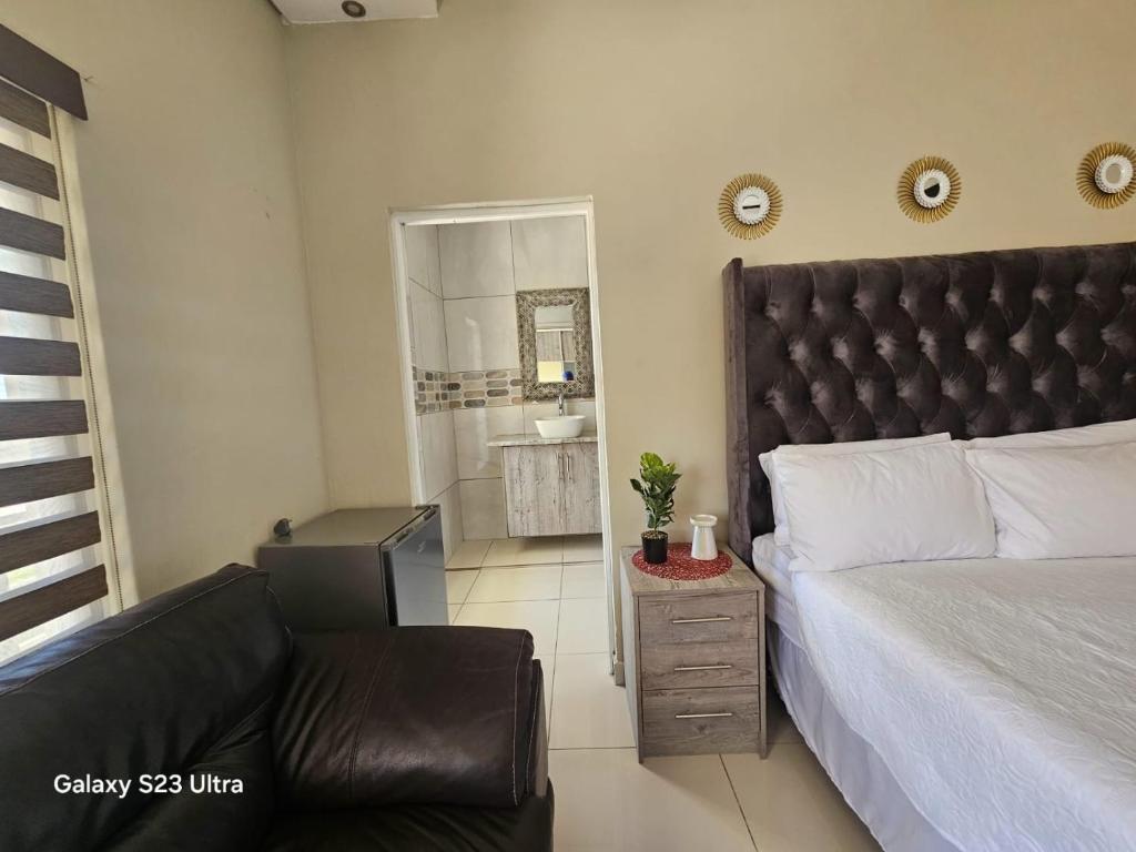 Omosa Guest House Room Type - Superior Double or Twin Room with Pool View
