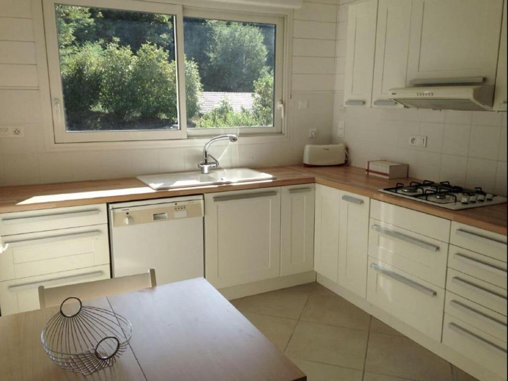 Attractive holiday home with garden photo 2