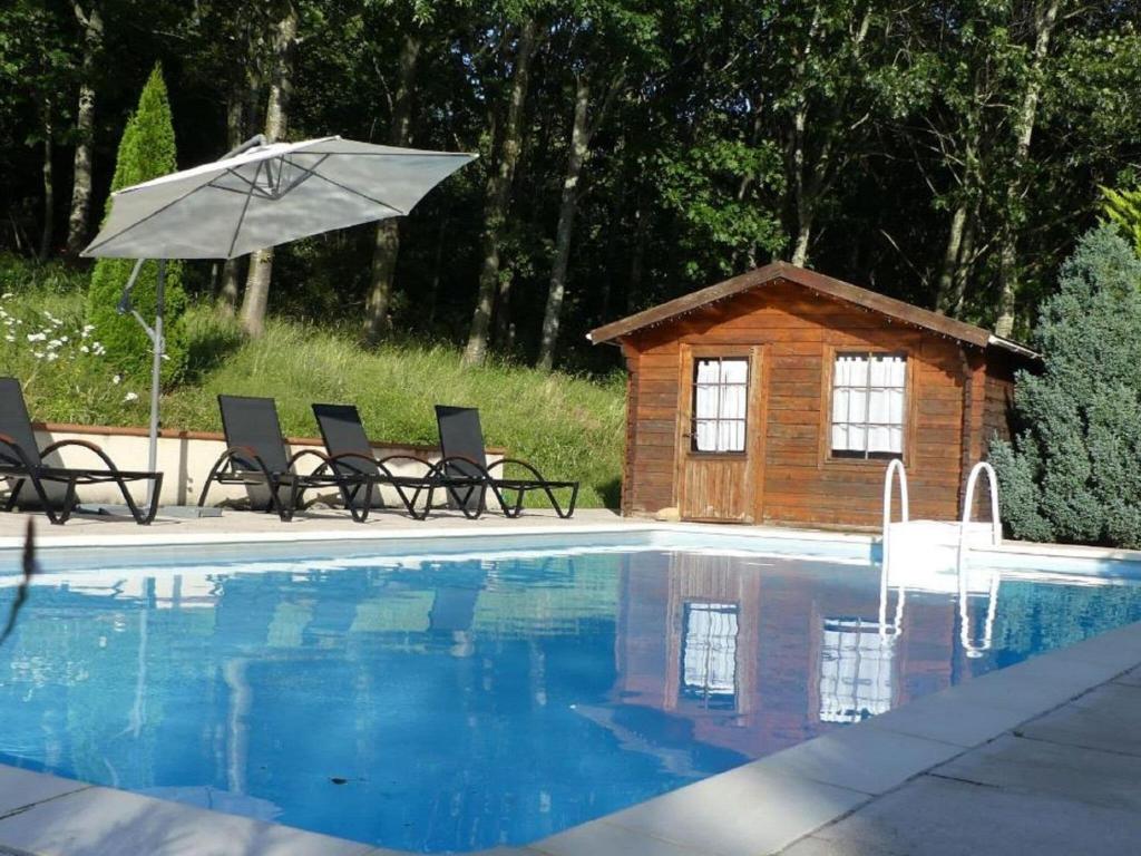 Attractive holiday home with garden