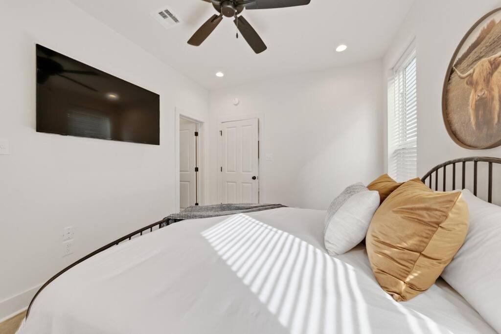 Creole House/KING bed/Relax in Cajun Comfort! photo 3