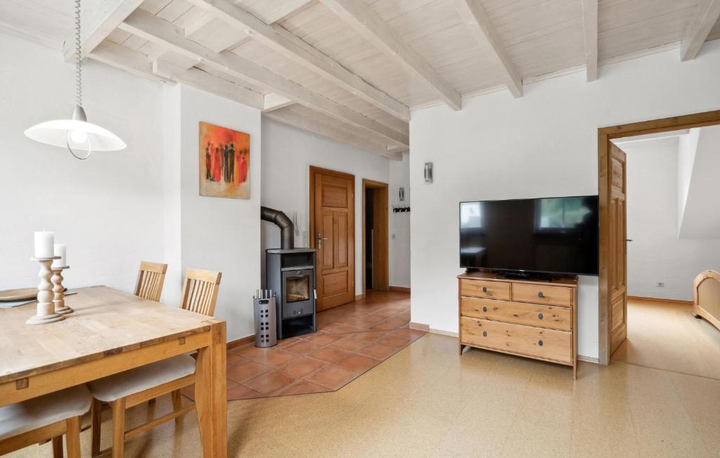 2 Bedroom Gorgeous Apartment In Pommern photo 4