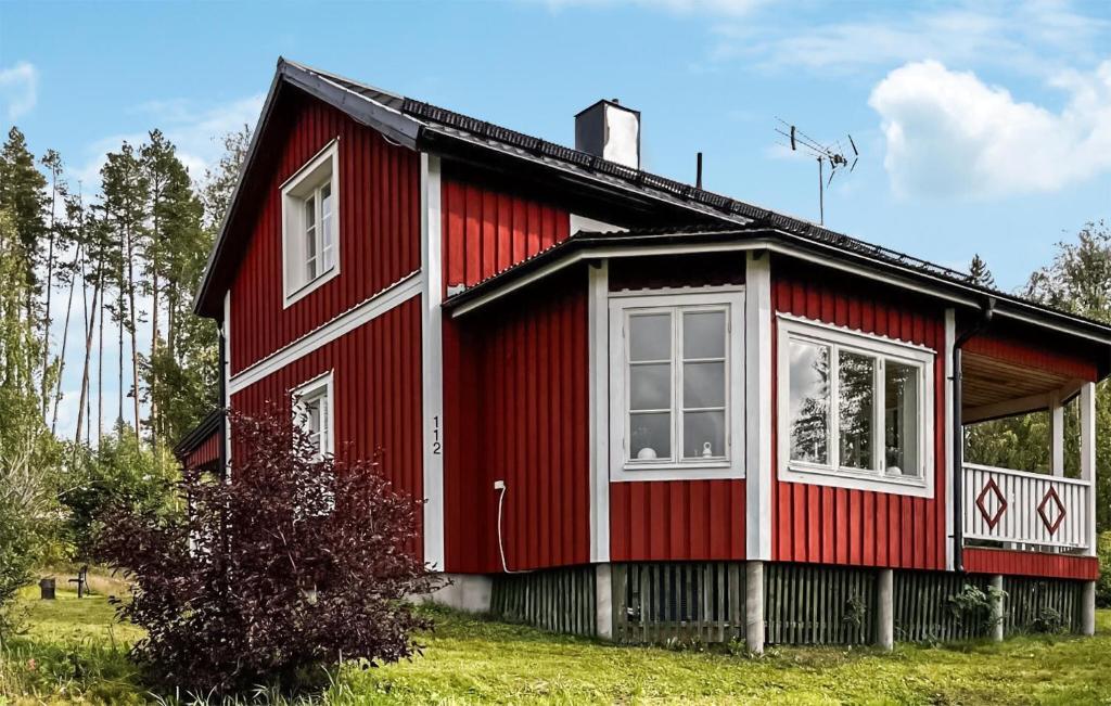 Amazing Home In Hunge With 4 Bedrooms