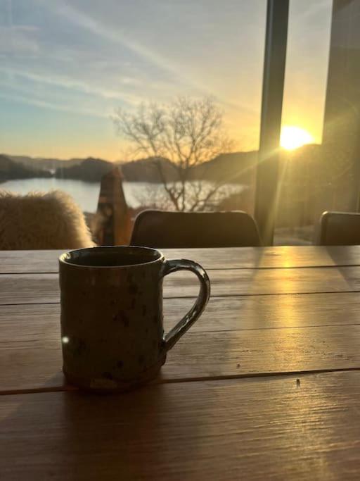 Unik hytte med fjordutsikt photo 1