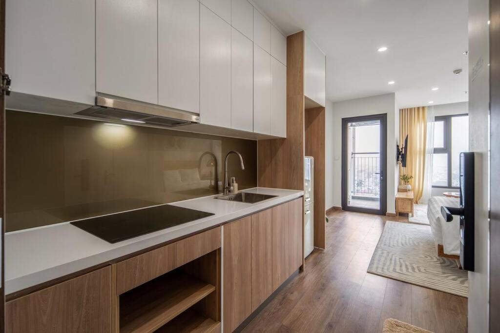 NEW_ 5 star bed, Lake view, Imperia Smart City