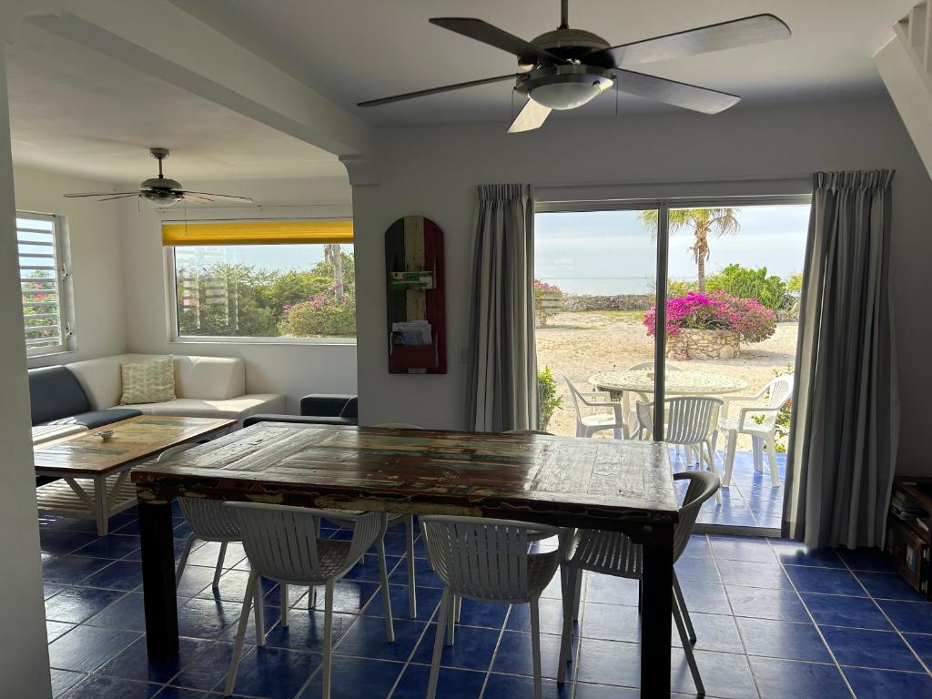 Marazul Dive Resort. 3 Bedroom Seafront House. Dive, Snorkel, enjoy amazing sunsets photo 1
