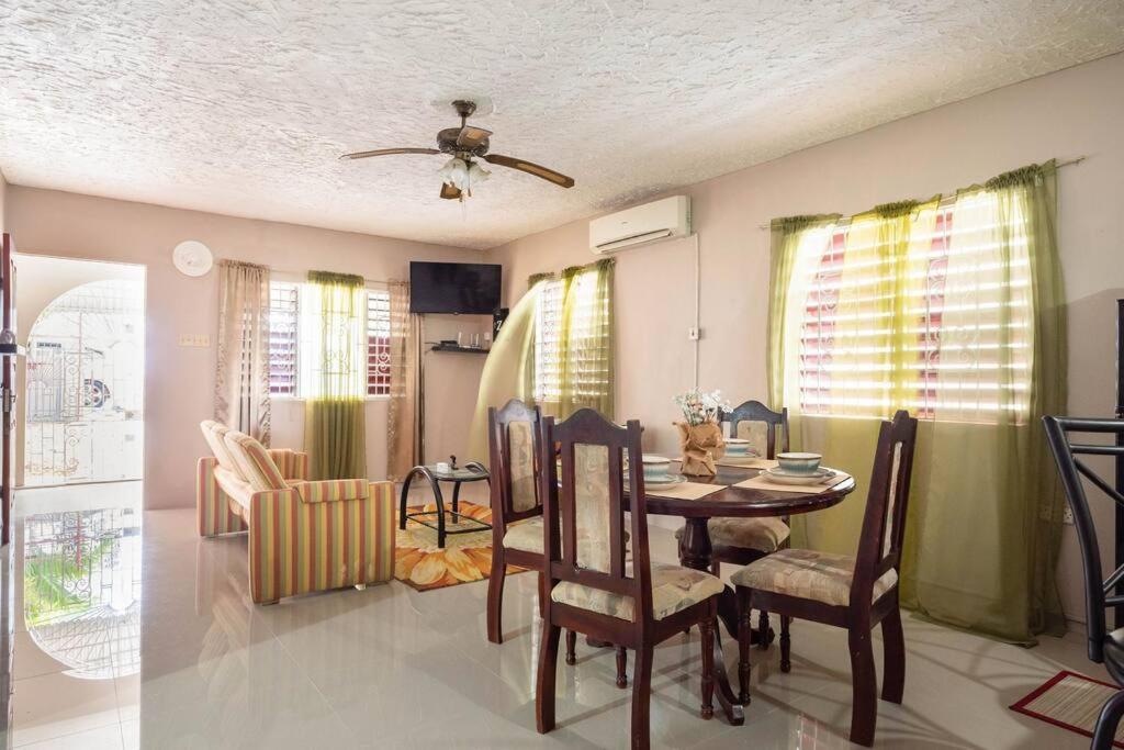 Fully AC 2BR, 5 mins from Ian Fleming Int Airport photo 1