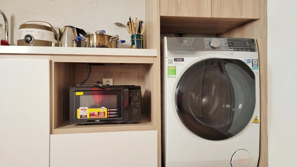 Modern 2BR/2B Ha Long Bay View - High Floor