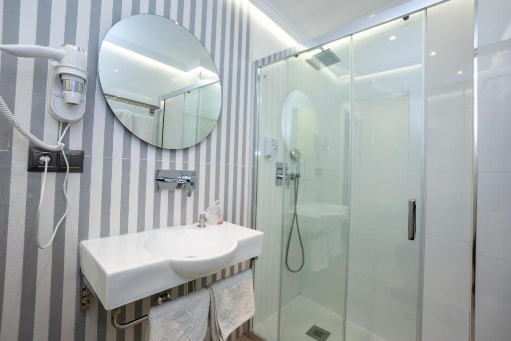 Apartamentos Abril photo 4