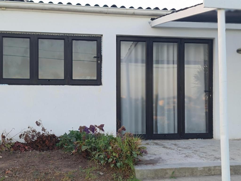 7 Chapman Avenue photo 2