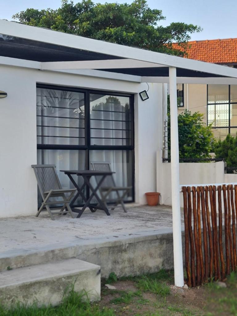 7 Chapman Avenue photo 3