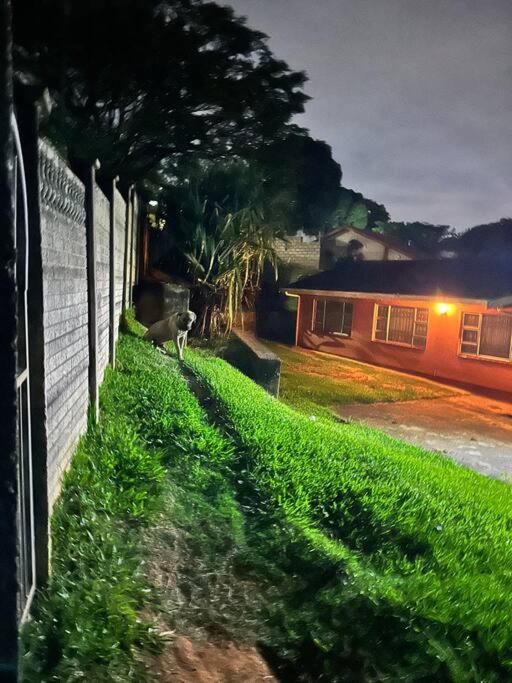 4 bedroom house, Amanzimtoti DBN photo 4