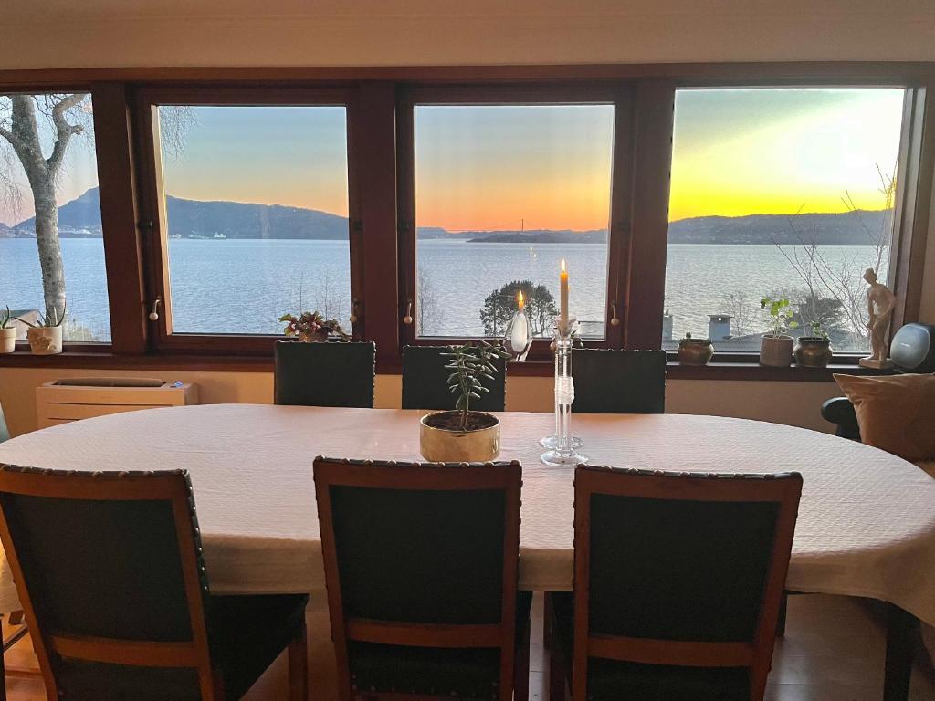 Villa by the sea, close to the city, with panoramic views photo 2