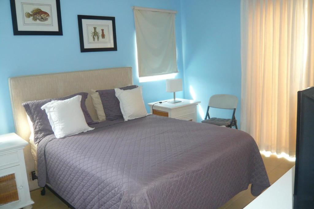 The blue lagoon of the Caribbean Sea. Velero 205.Cadaques Caribe photo 4