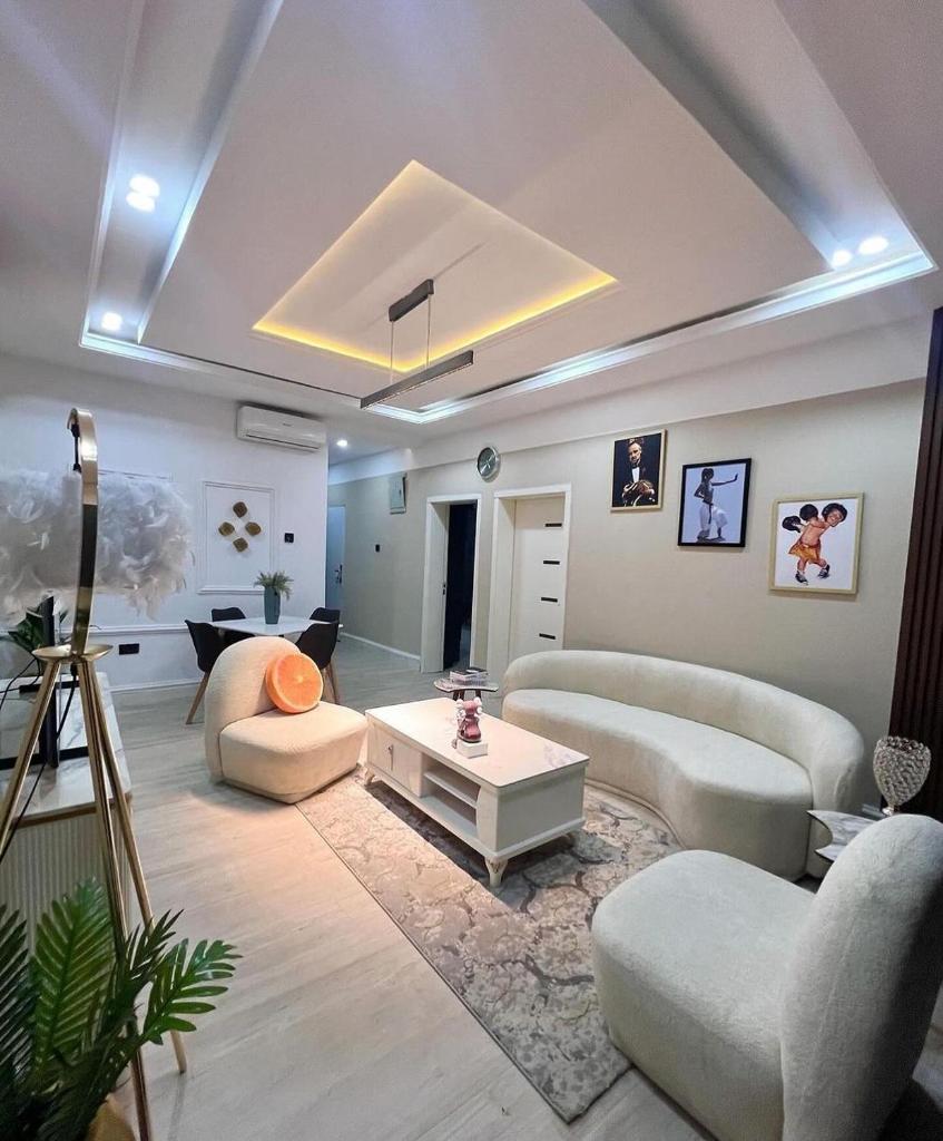Majestic Villa Apartment photo 1