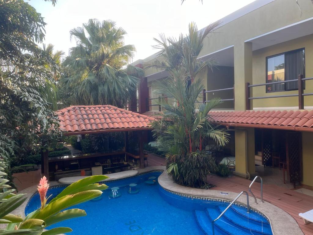 Hotel Iguana Verde photo 1