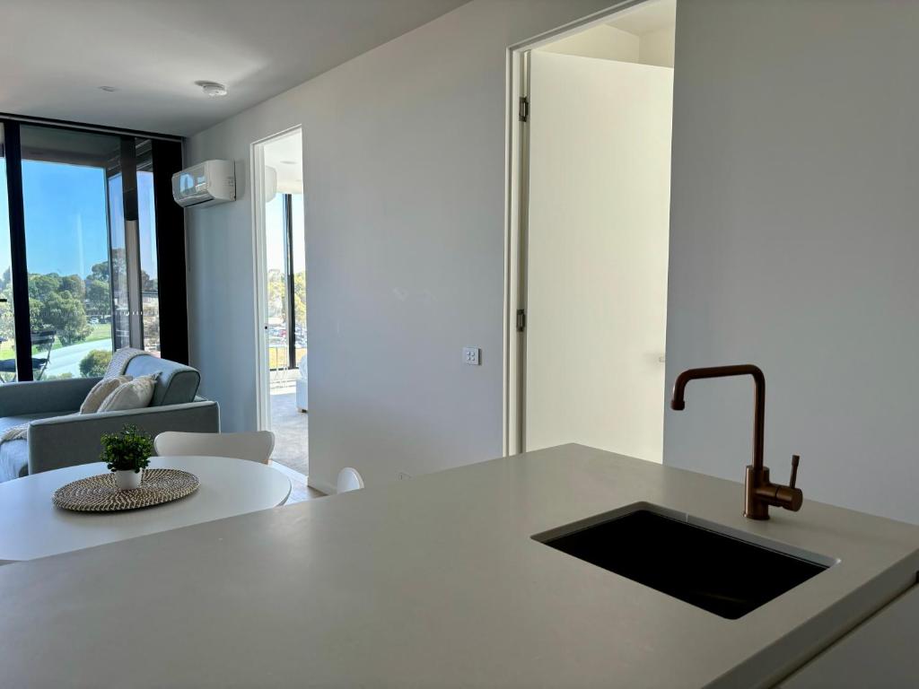 Skygarden Luxury Condo photo 4