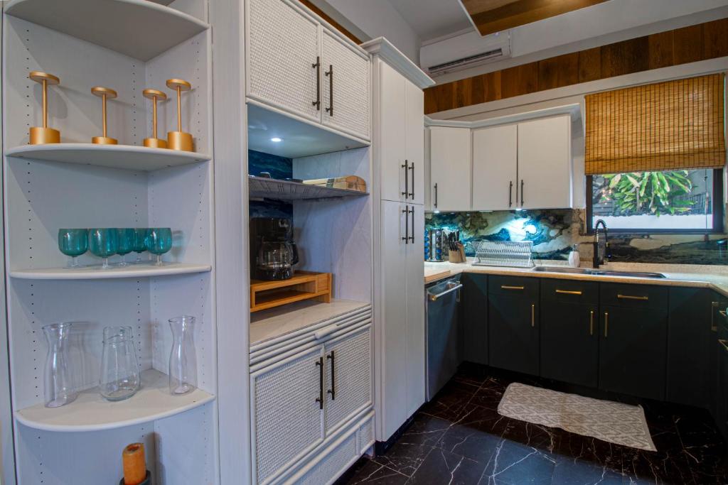 Villa Azure Ocean Park's Seaside Luxe Retreat photo 1