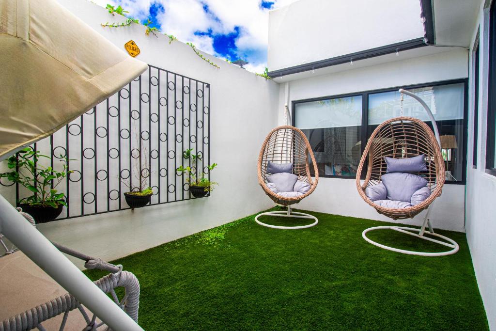 Villa Azure Ocean Park's Seaside Luxe Retreat photo 3