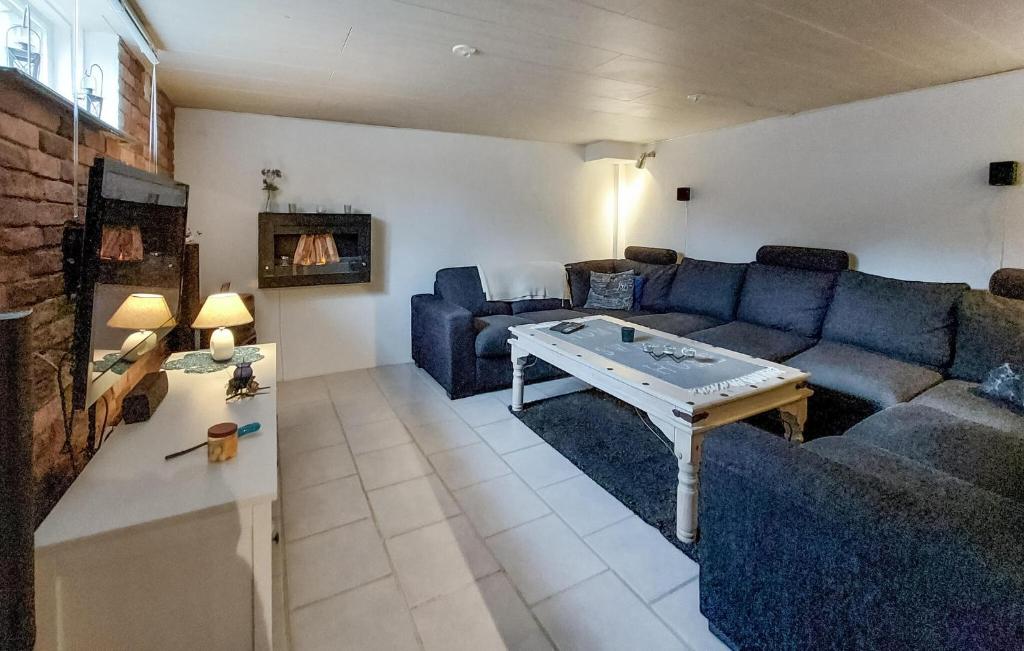 Gorgeous Home In Gemla With Private Swimming Pool, Can Be Inside Or Outside photo 1