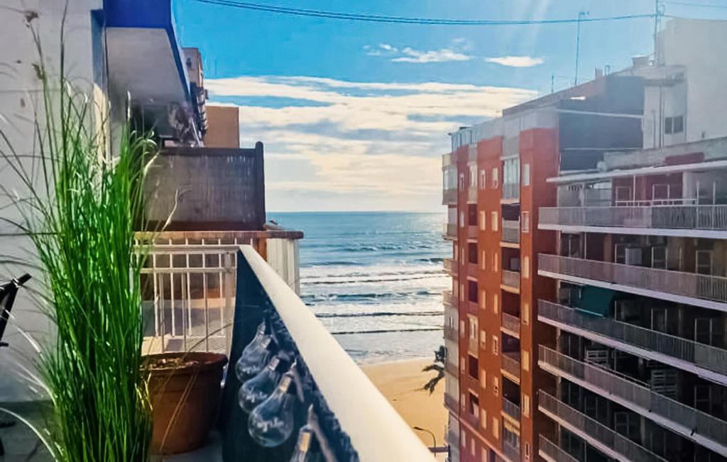 Awesome Apartment In Cullera With Kitchen