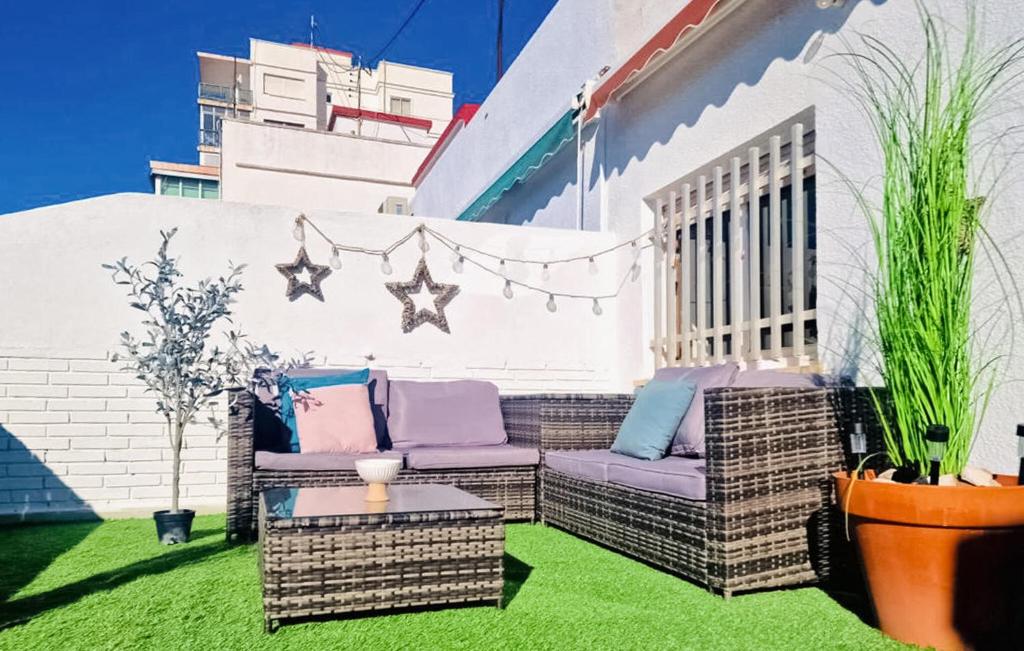 Awesome Apartment In Cullera With Kitchen photo 1