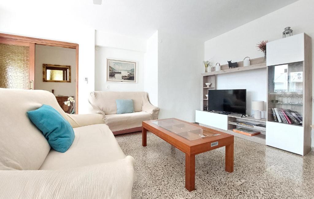 Awesome Apartment In Cullera With Kitchen photo 2