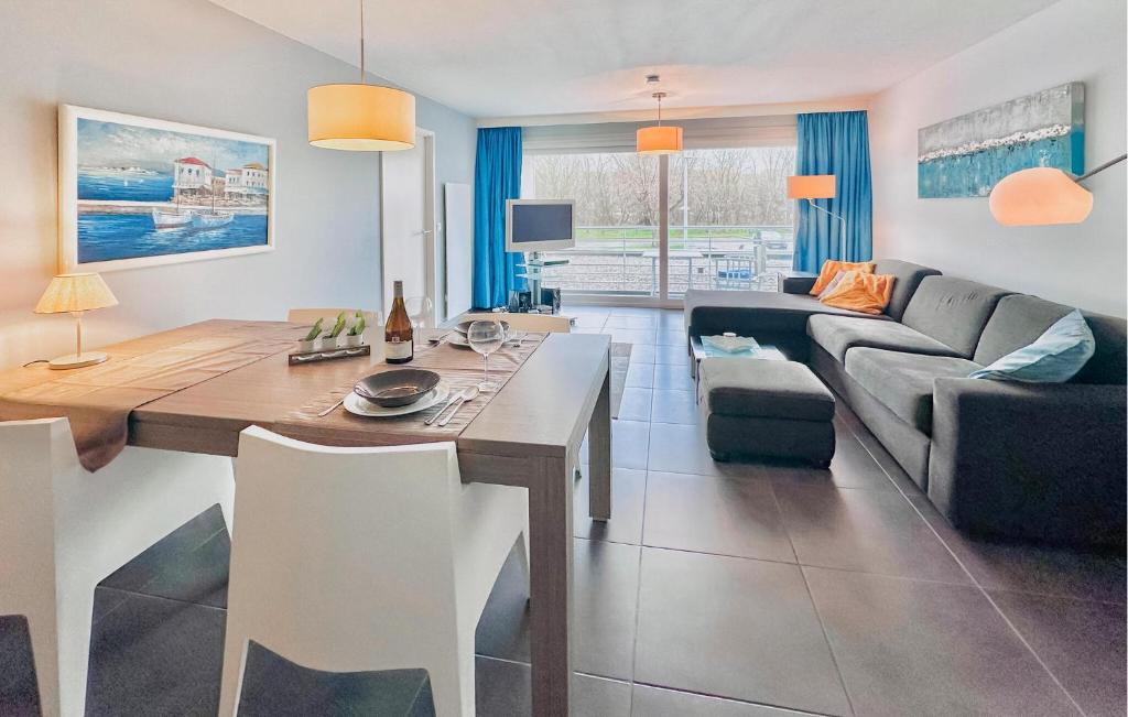 1 Bedroom Awesome Apartment In Bredene photo 3