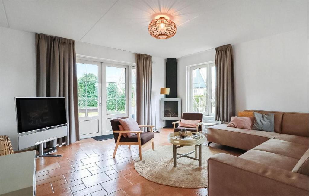 Stunning Home In Makkum With Wifi photo 2