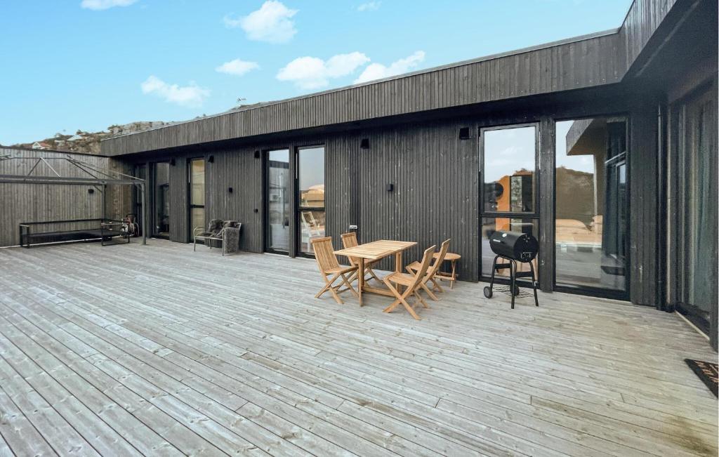 Lovely Home In Lindesnes With Kitchen photo 2