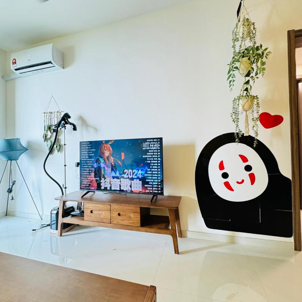Seaview 2B1R cozy condo forest city photo 1