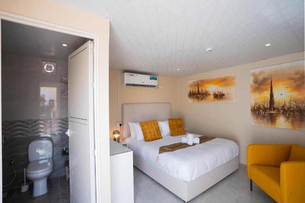 Desert Safari Overnight Experience "Modern room with AC & Entertainment" photo 1