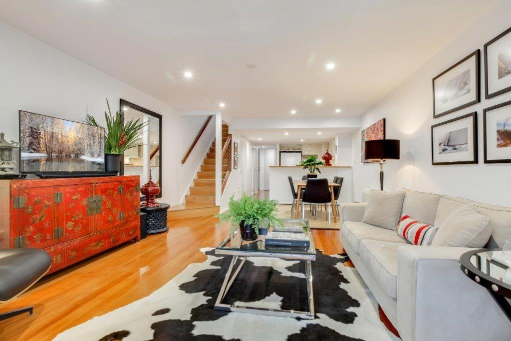 Goldsborough Place Apartments - Tap to explore photos