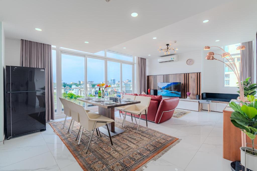 Ben Thanh - Luxury Serviced Apartments - Tap to explore photos